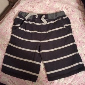 Boys size 6 cotton shorts